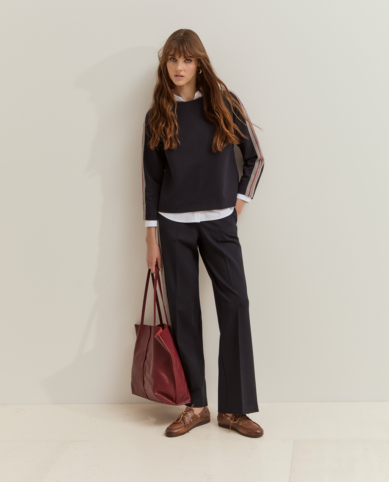 Smart Casual Classic: Navy Wide-Leg Pants with White Shirt and Burgundy Tote Smart Casual Classic: Navy Wide-Leg Pants with White Shirt and Burgundy Tote — Navy Blue Wide Leg Pants Outfits 2027