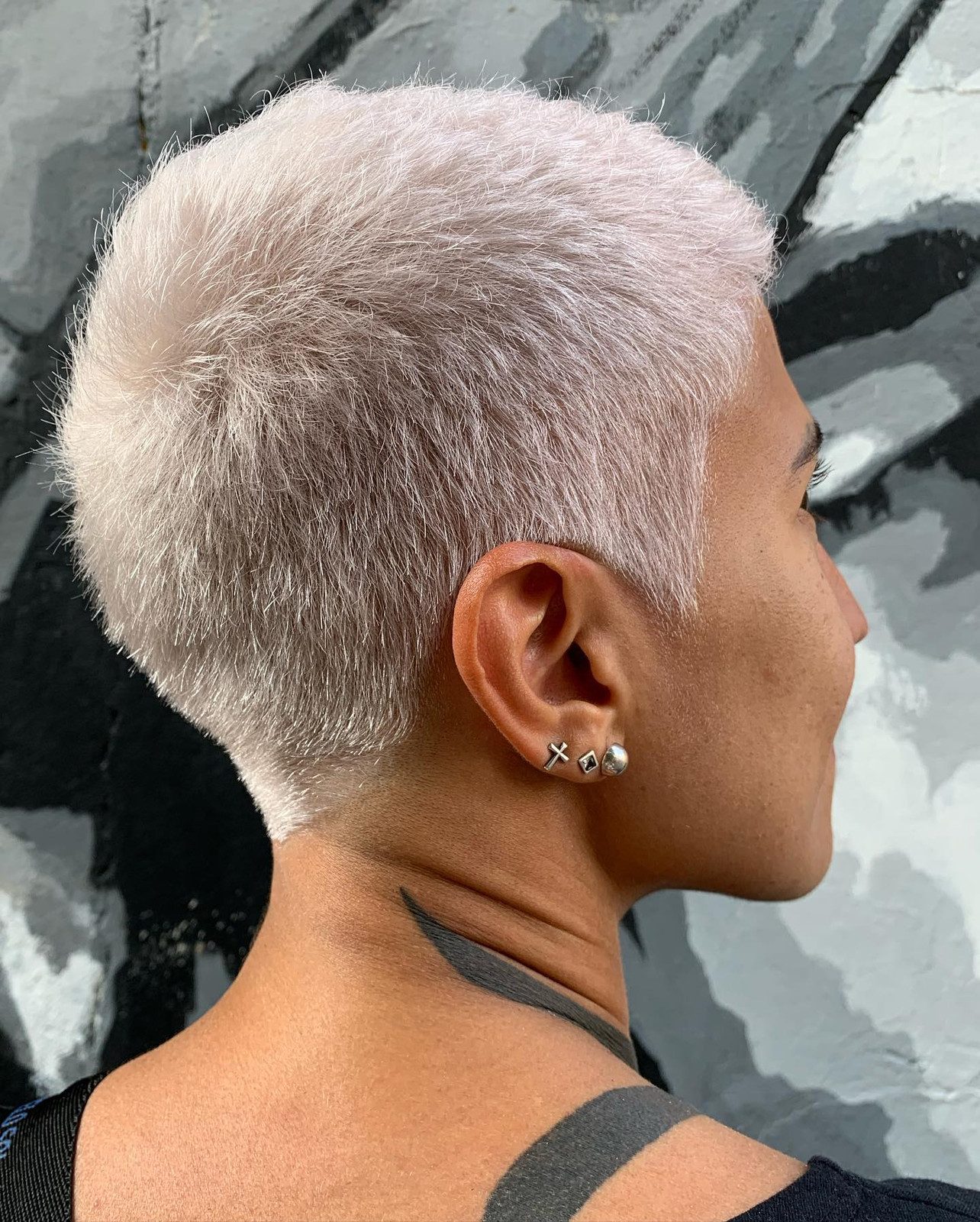 Ash Blonde Buzz Clean Outline Ash Blonde Buzz Clean Outline — Blonde Buzz Cut 2027