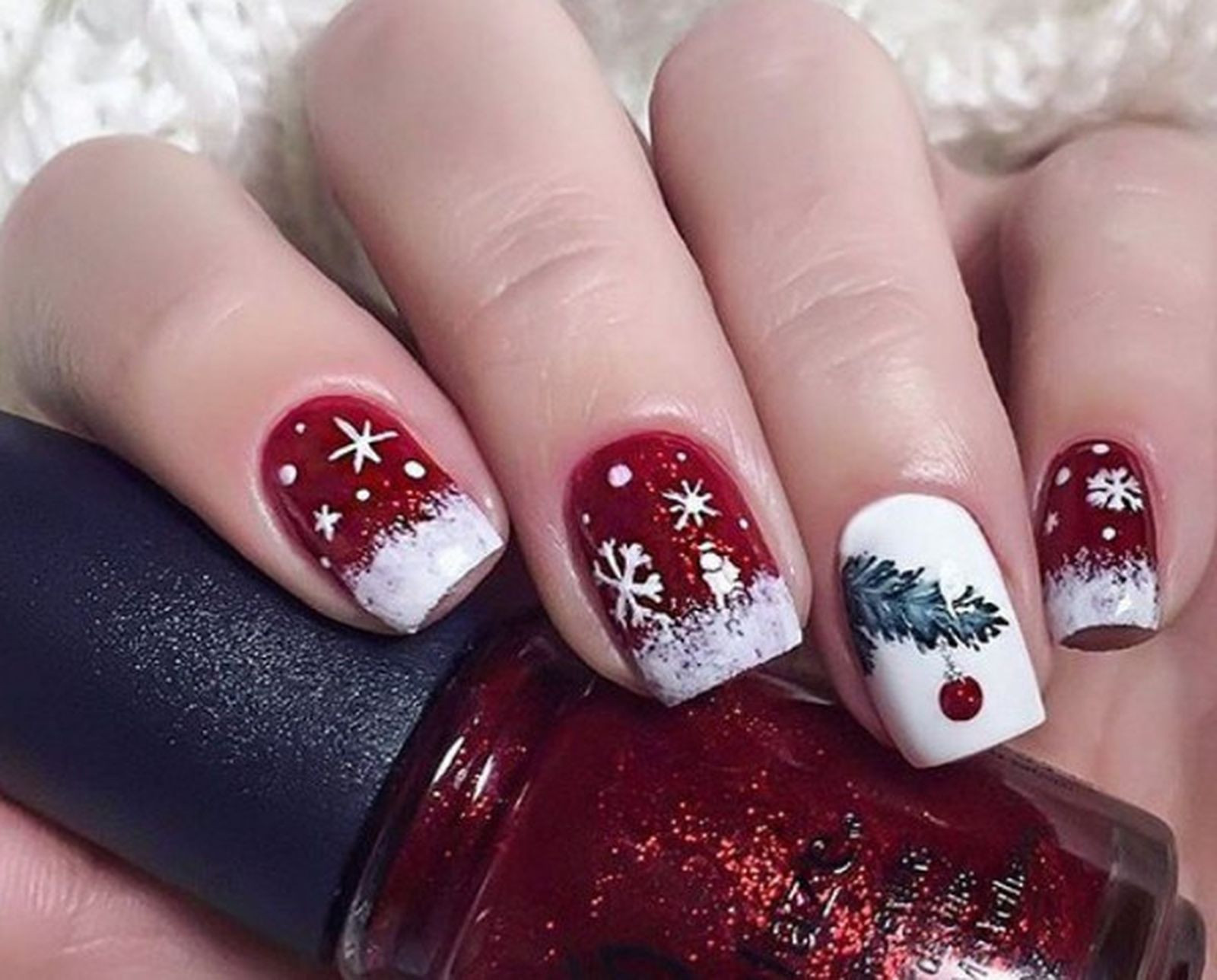 Glossy Polish With Fine Silver Glitter Visual Idea Glossy Polish With Fine Silver Glitter Visual Idea — Glitter Christmas Nails 2026