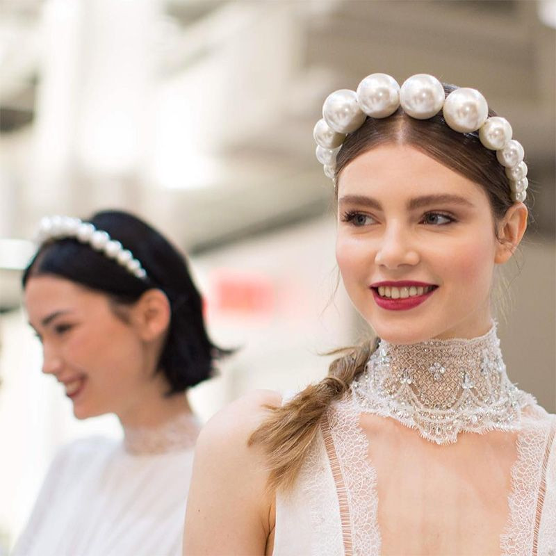 Loose Waves With Large Pearl Headband Loose Waves With Large Pearl Headband — Pearl Headband Hairstyles 2027