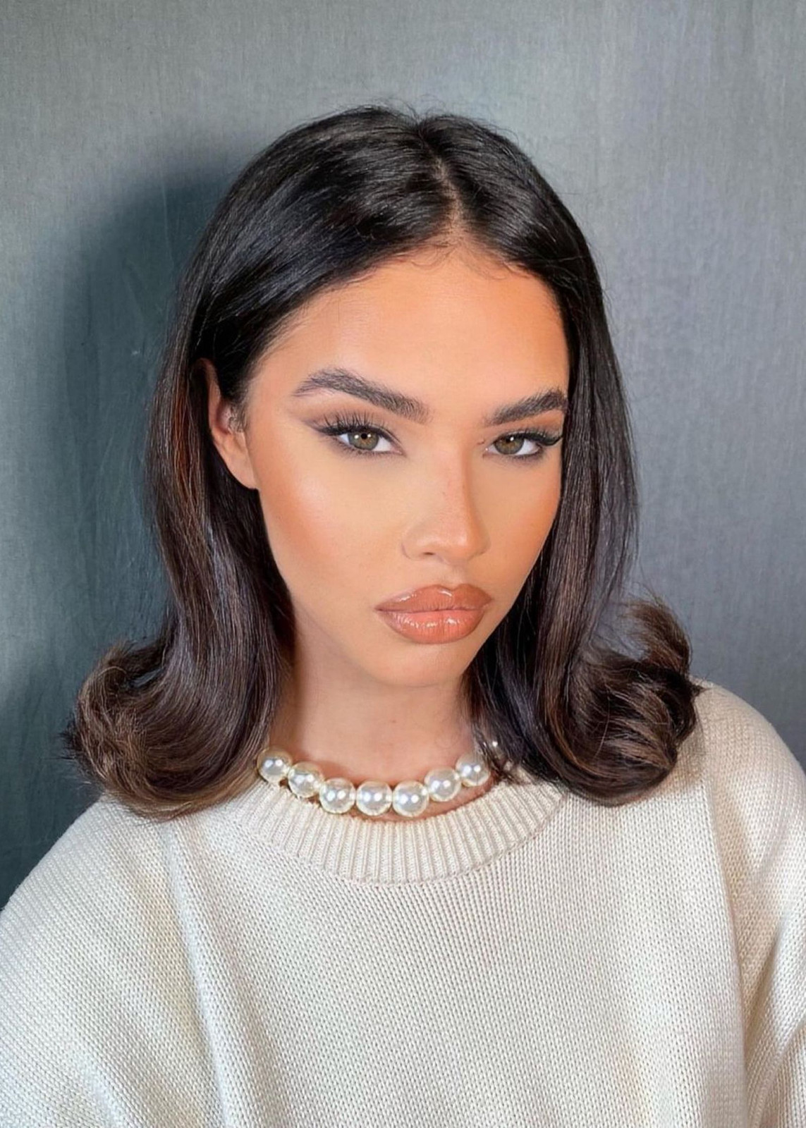 Thick Dark Brown Bob With Subtle Bend Thick Dark Brown Bob With Subtle Bend — Old Money Bob 2027