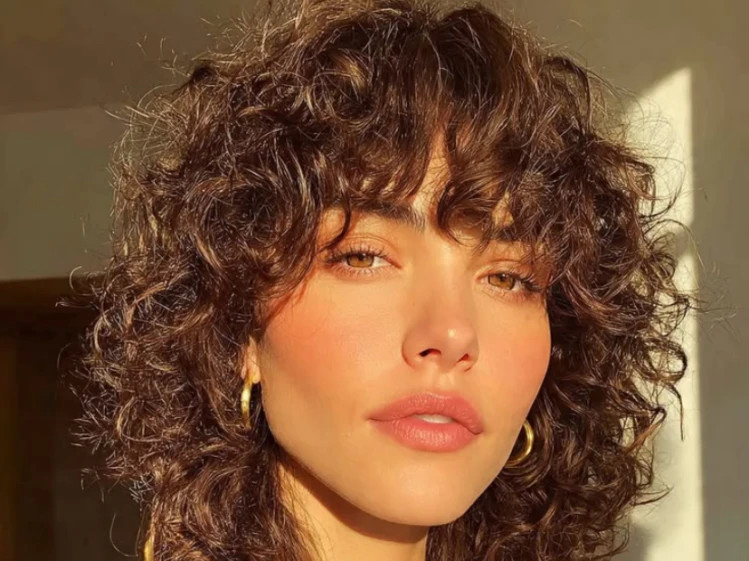 Shoulder Shag With Textured Curly Fringe — Bold Bangs 2027