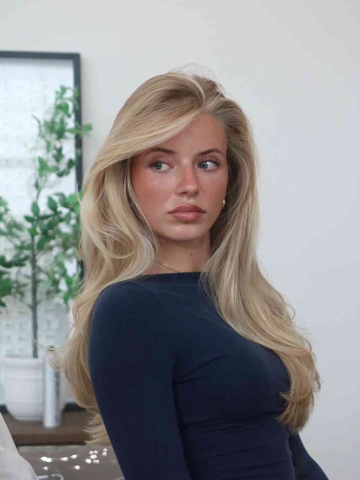 Voluminous Curtain Fringe Neutral Blonde — Beige Blonde Hair 2027