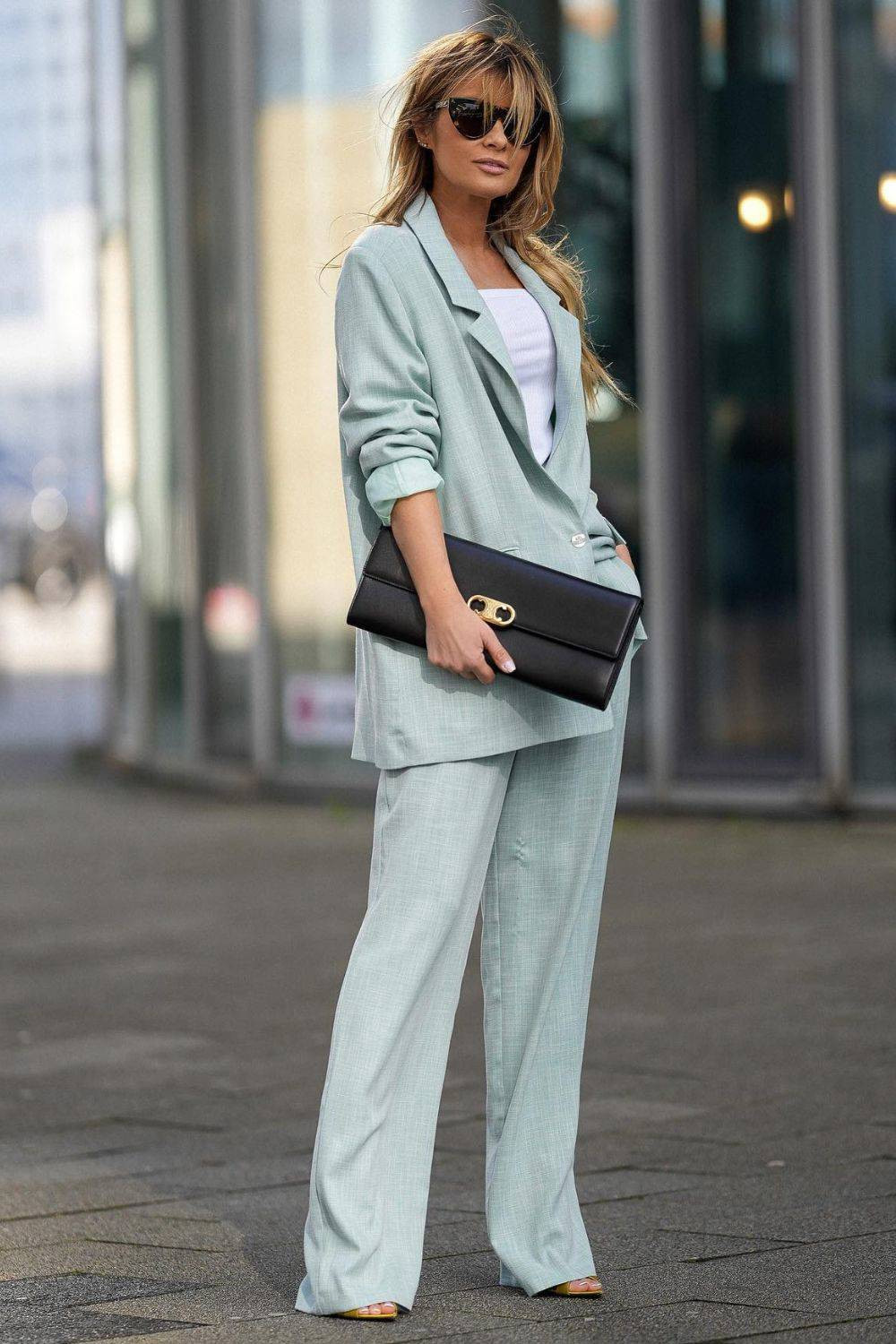 Oversized Mint Blazer and Wide-Leg Trousers for Smart Casual Oversized Mint Blazer and Wide-Leg Trousers for Smart Casual — Wide Leg Pants Outfits 2027