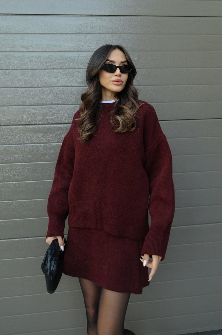 Monochromatic Maroon Oversized Sweater Set Monochromatic Maroon Oversized Sweater Set — Oversized Sweater Outfits 2027