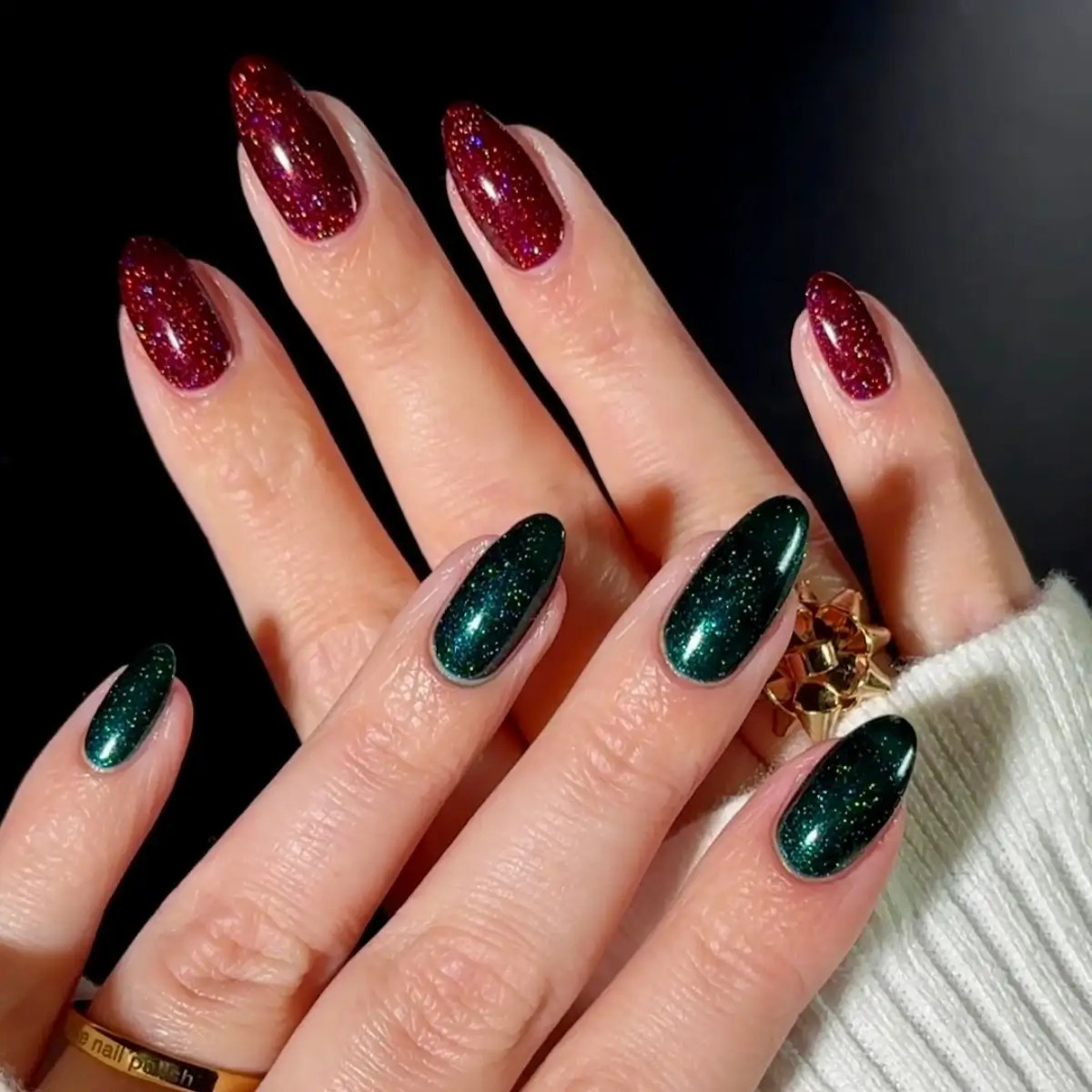Solid Color With Glitter Medium Oval Glitter Red & Green Solid Color With Glitter Medium Oval Glitter Red & Green — Christmas Nails 2026