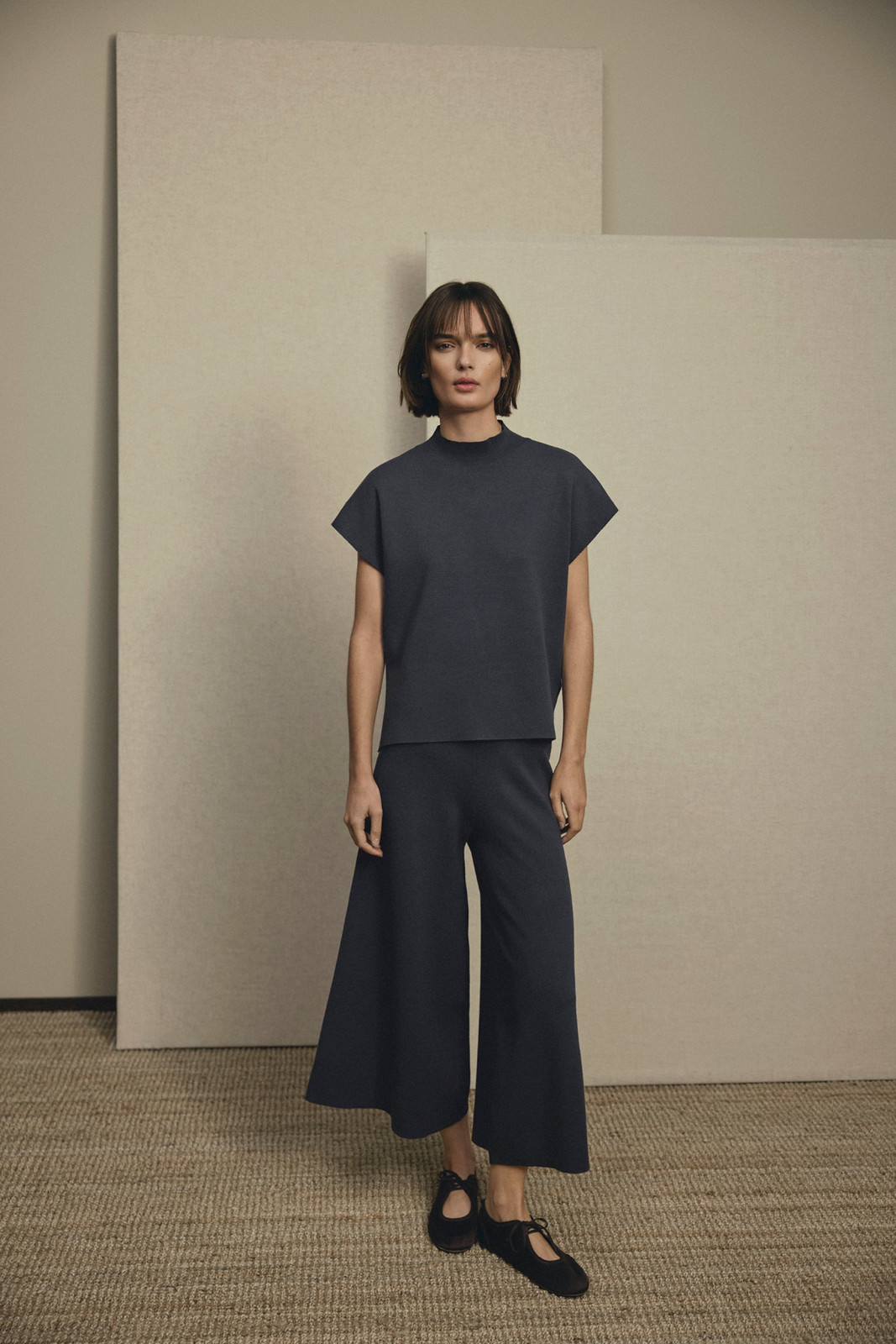 Monochromatic Knit Set with Mock Neck and Wide-Leg Culottes Monochromatic Knit Set with Mock Neck and Wide-Leg Culottes — Matching Set Outfits 2027