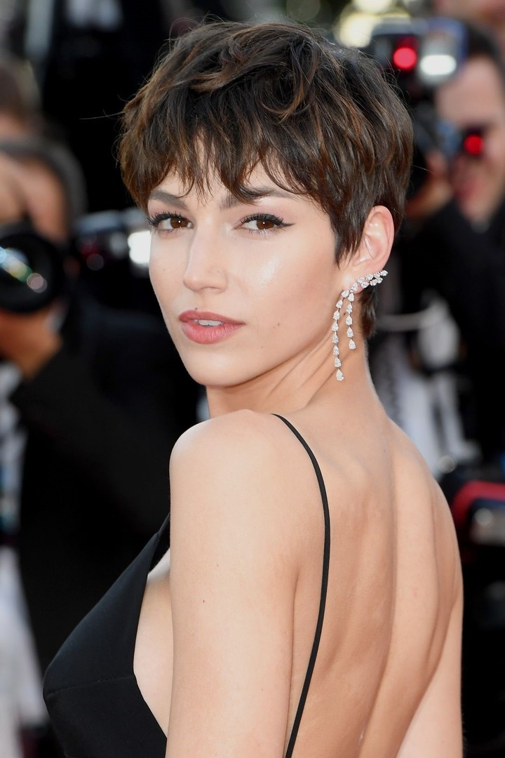 Textured Pixie With Side-Swept Bangs Textured Pixie With Side-Swept Bangs — Quick Hairstyles 2027