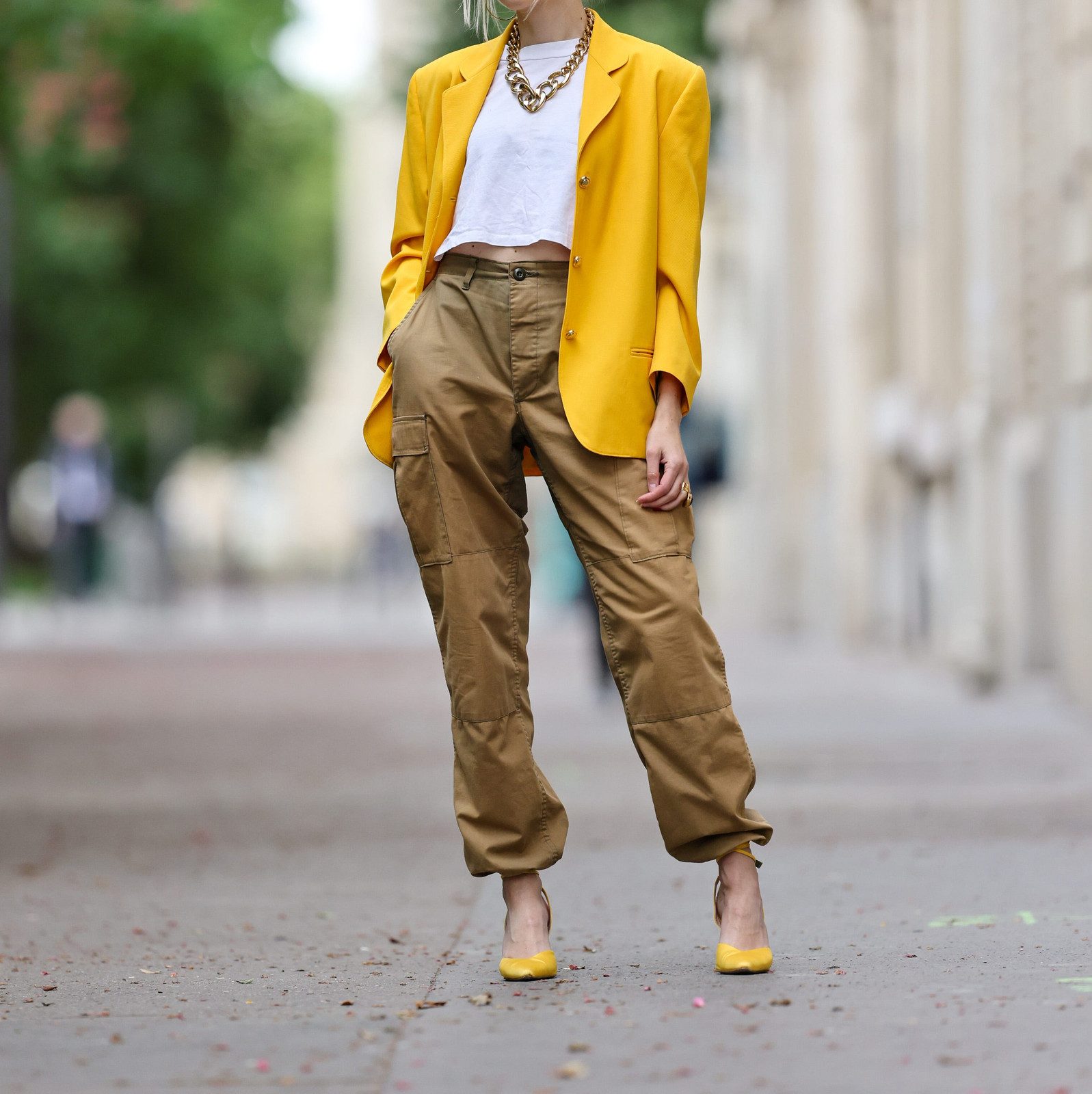 Yellow Blazer and Cargo Pants: Bold Y2K Statement Yellow Blazer and Cargo Pants: Bold Y2K Statement — 2000s Outfits 2027