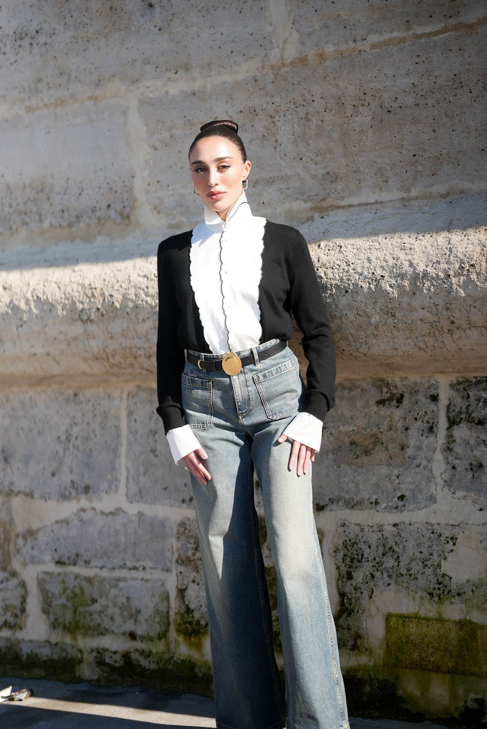 Monochromatic Casual with Circular Buckle Belt Monochromatic Casual with Circular Buckle Belt — Belt Outfits 2027