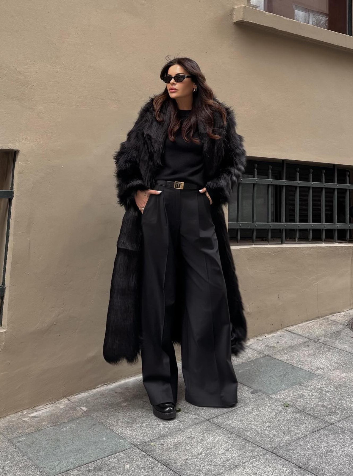 Sophisticated Glamour: Floor-Length Fur and Wide-Leg Trousers Mob Wife Outfits 2027