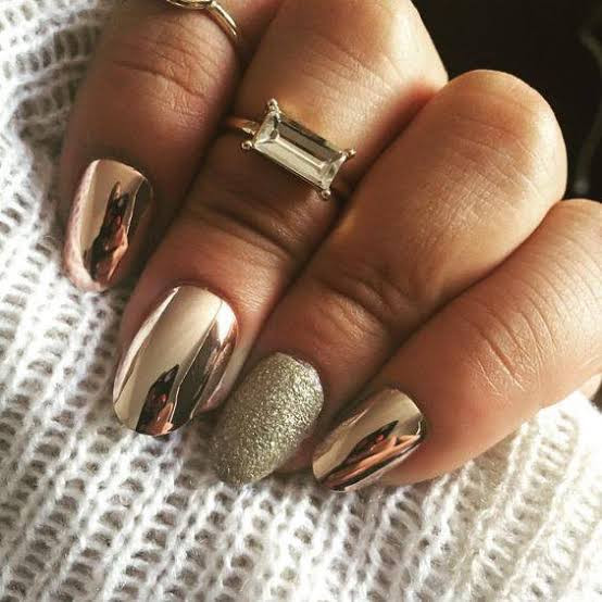 Glossy Sharp Gold French Medium Almond Nails Glossy Sharp Gold French Medium Almond Nails — Gold Nails 2027