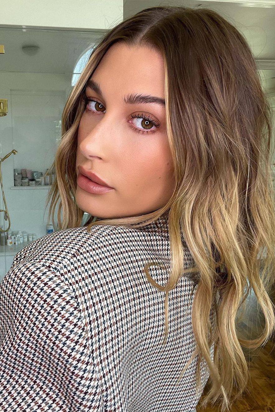 Collarbone Wavy Brown And Blonde Blend — Blonde Ombre Hair 2027