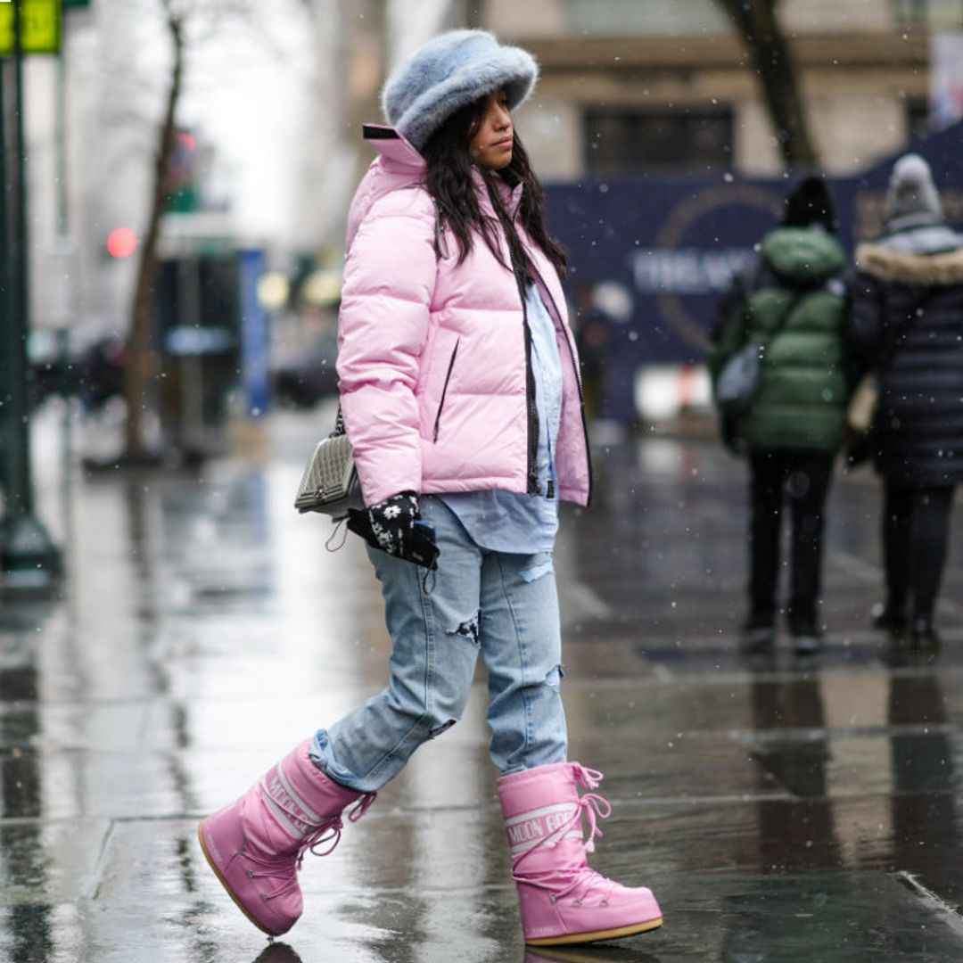 Pink Moon Boots for a Ski-Ready Casual Look Pink Moon Boots for a Ski-Ready Casual Look — Moon Boots Outfits 2027