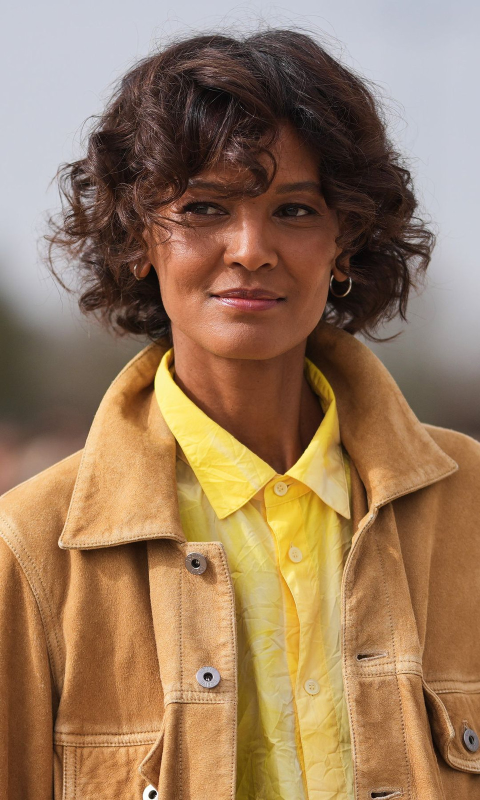 Asymmetrical Chin Bob, Side View Asymmetrical Chin Bob, Side View — Curly Bob 2027