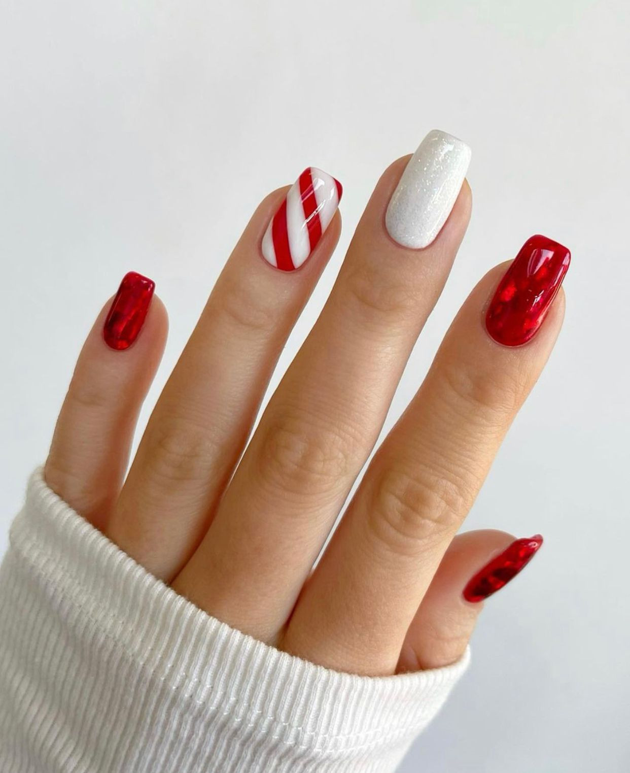 Red White Stripe Glitter Square Nails Red White Stripe Glitter Square Nails — Easy Christmas Nails 2026