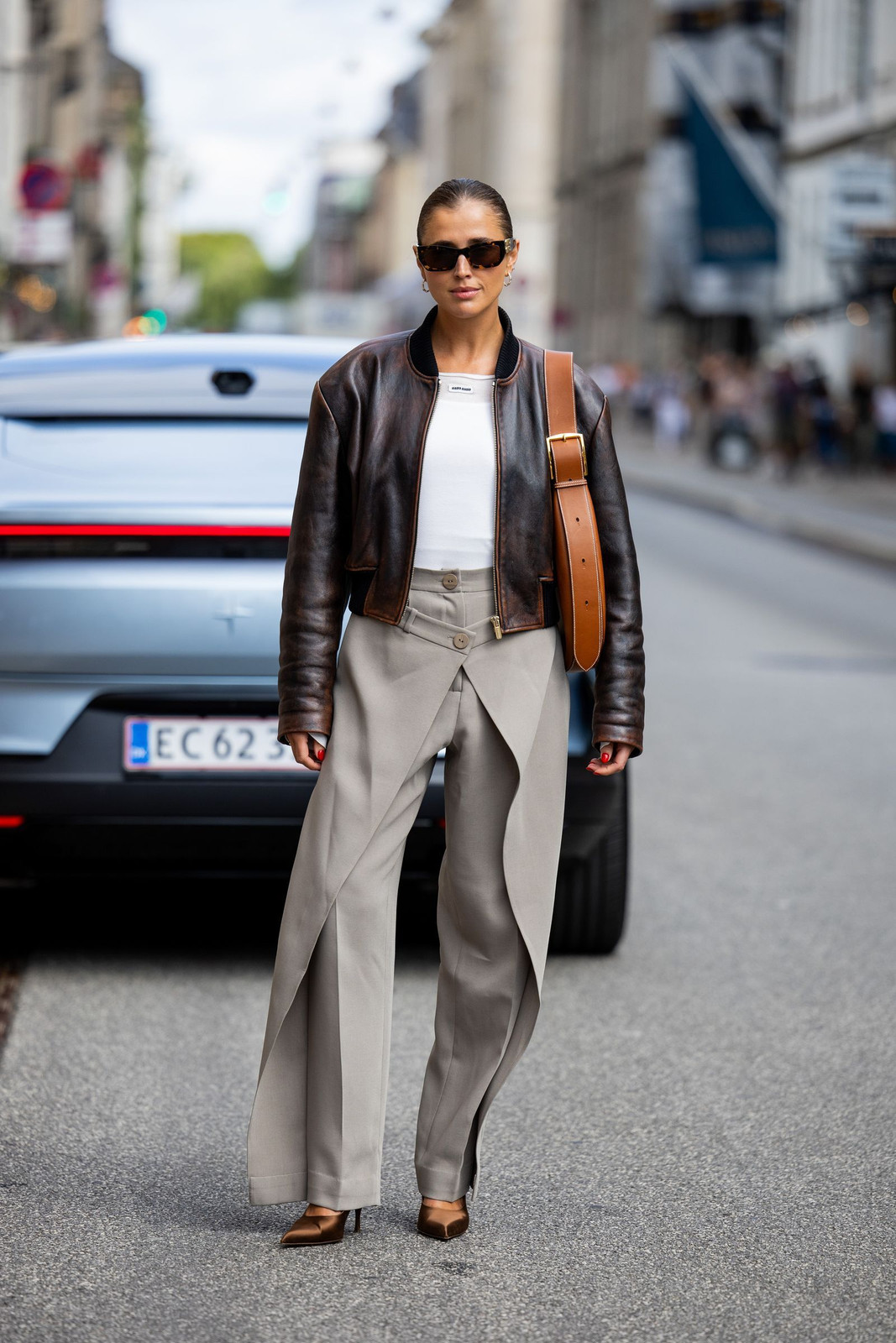 White T-Shirt Outfit Idea White T-Shirt Outfit Idea — Fall Leather Jacket Outfits 2026