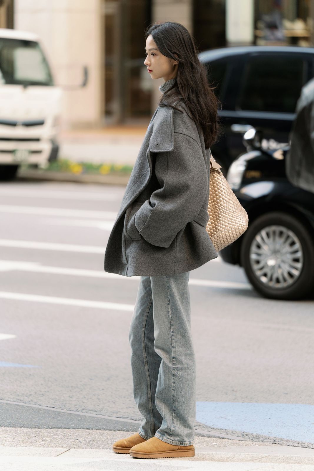 Oversized Grey Jacket and Relaxed Jeans with Tan Uggs Oversized Grey Jacket and Relaxed Jeans with Tan Uggs — Uggs Outfits 2027