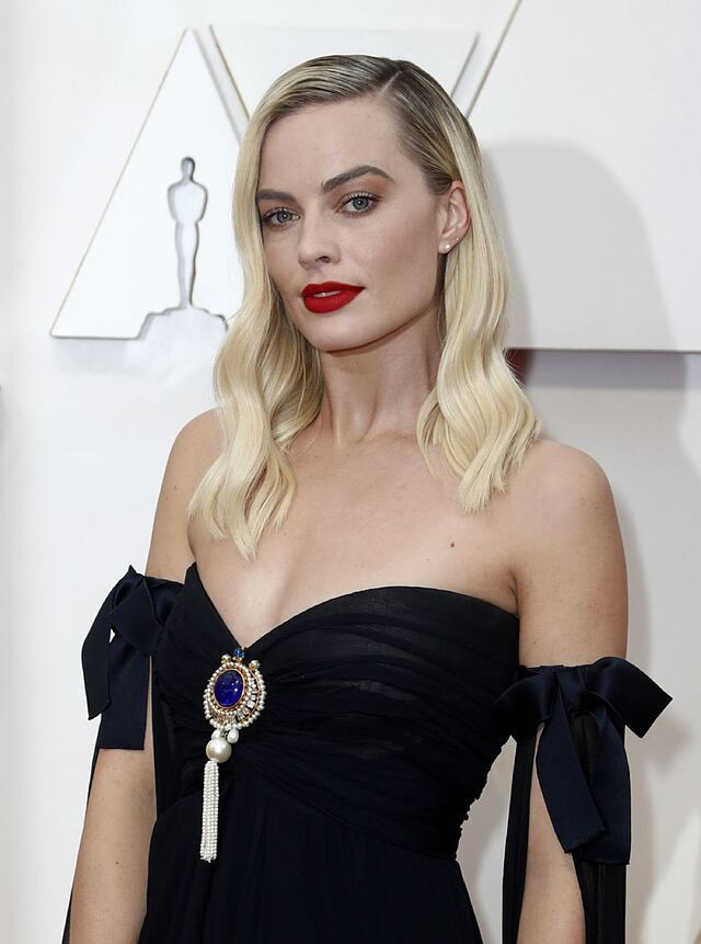 Side Parting Visual Idea — Blonde Hair Colors 2027