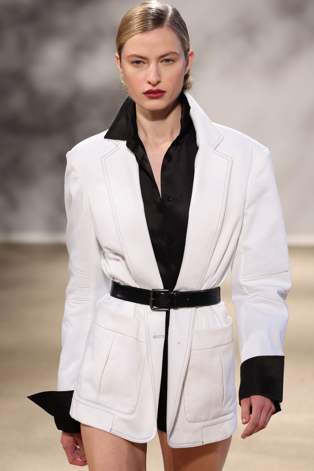 Oversized Blazer Cinched with a Black Belt Oversized Blazer Cinched with a Black Belt — Belt Outfits 2027