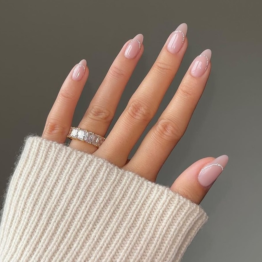Glossy Fine Glitter Visual Idea Glossy Fine Glitter Visual Idea — Nail Extensions 2027