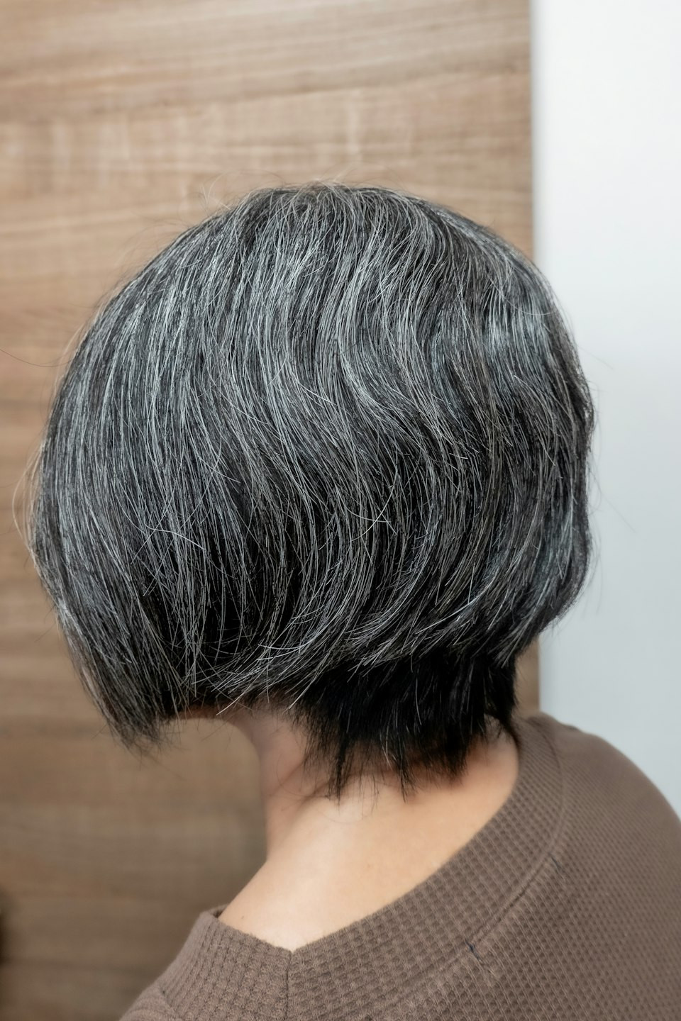 Textured Ear-Length Grey Bob Textured Ear-Length Grey Bob — Lob Bob 2027