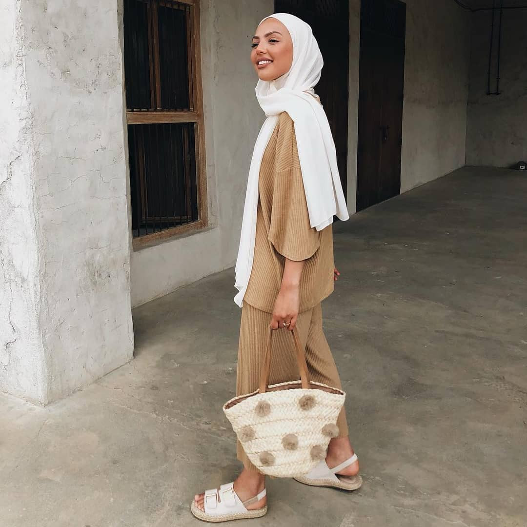 Monochromatic Camel Tunic and Trousers Set Monochromatic Camel Tunic and Trousers Set — Hijab Outfits 2027