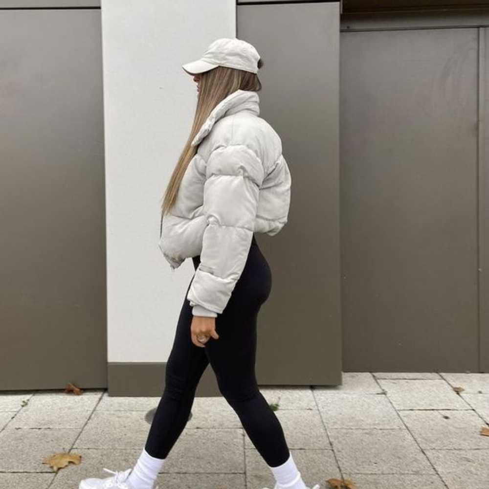 Puffer Jacket and Sporty Athleisure Puffer Jacket and Sporty Athleisure — Baseball Cap Outfits 2027