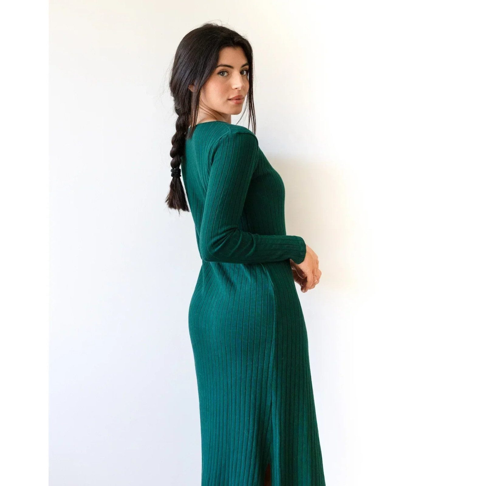 Sleek Deep Green Ribbed Knit Maxi Dress for Effortless Style Sleek Deep Green Ribbed Knit Maxi Dress for Effortless Style — Colorful Outfits 2027