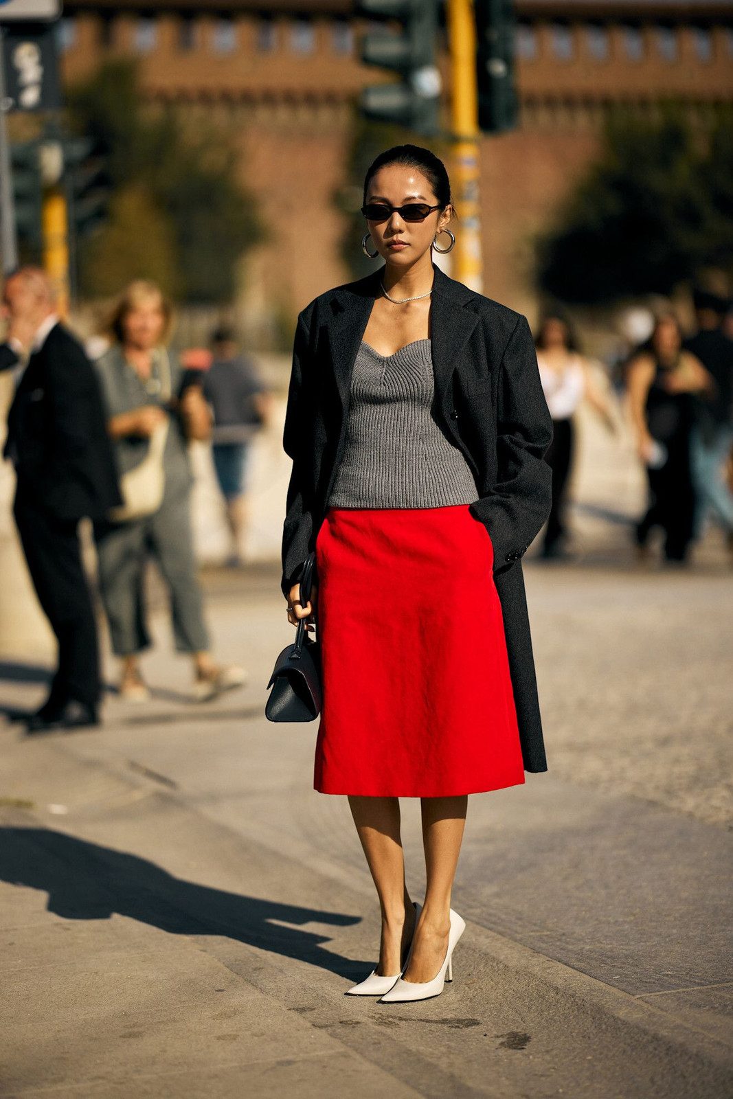 White Pointed-Toe Pumps Outfit Idea White Pointed-Toe Pumps Outfit Idea — Scene Outfits 2027