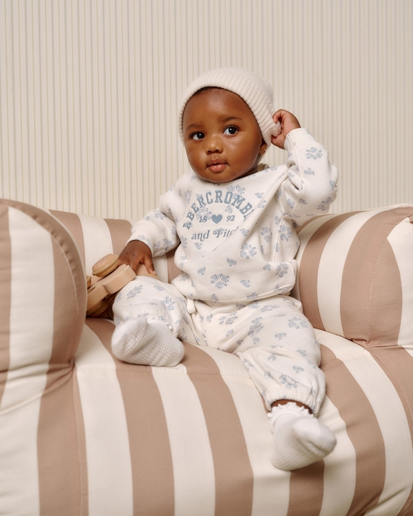 Cream Floral Print Knit Set with Beanie Cream Floral Print Knit Set with Beanie — Baby Outfits 2027