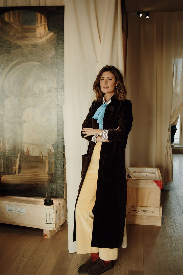 Velvet Coat and Yellow Trousers for a Bold Statement Velvet Coat and Yellow Trousers for a Bold Statement — Poetcore Outfits 2027