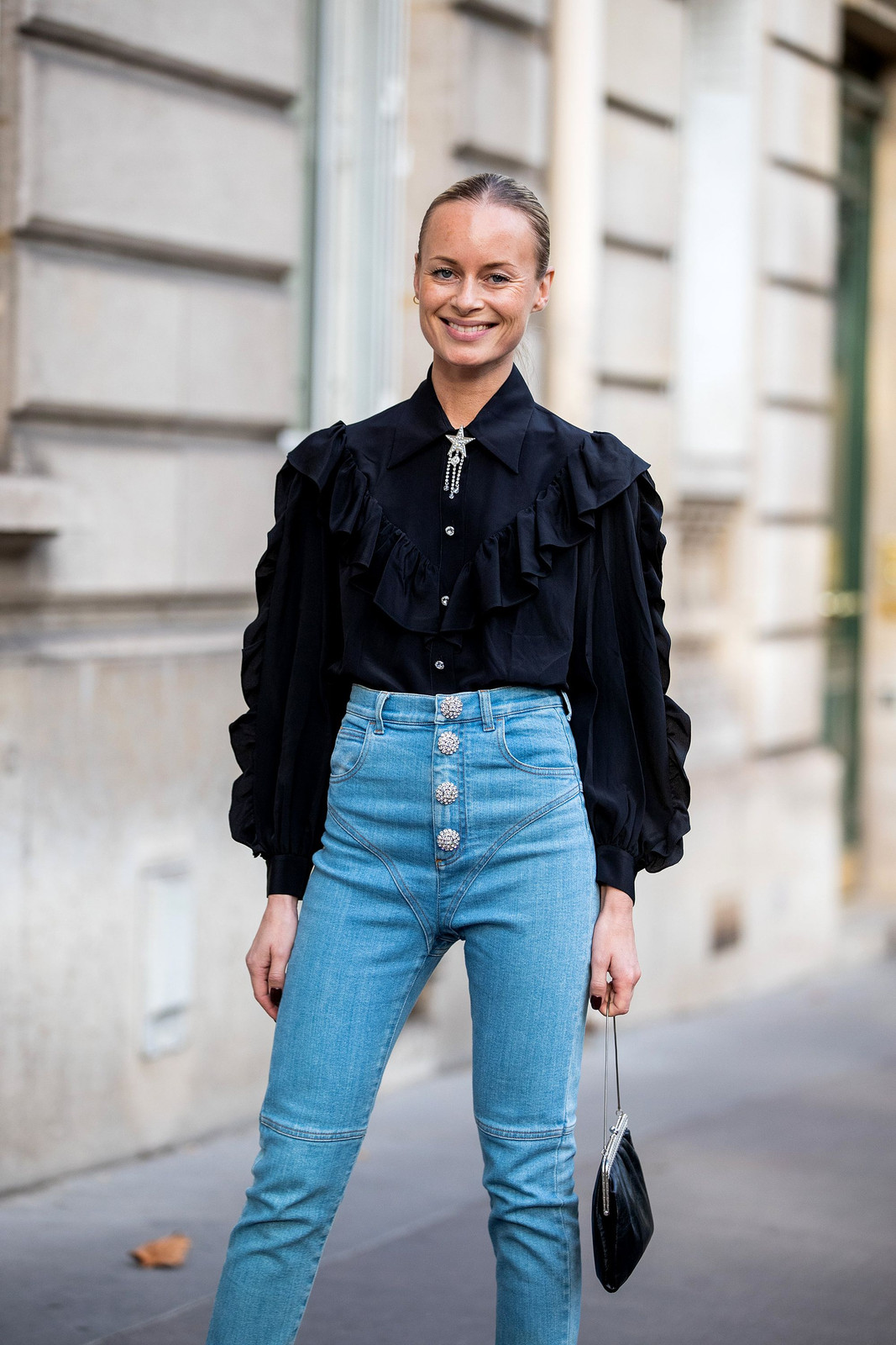 Sleek Evening Casual with a Cropped Jacket Sleek Evening Casual with a Cropped Jacket — Skinny Jeans Outfits 2027