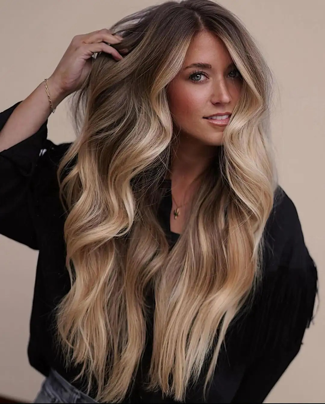 Soft Beige Blonde With Scattered Highlights — Blonde Hair Colors 2027