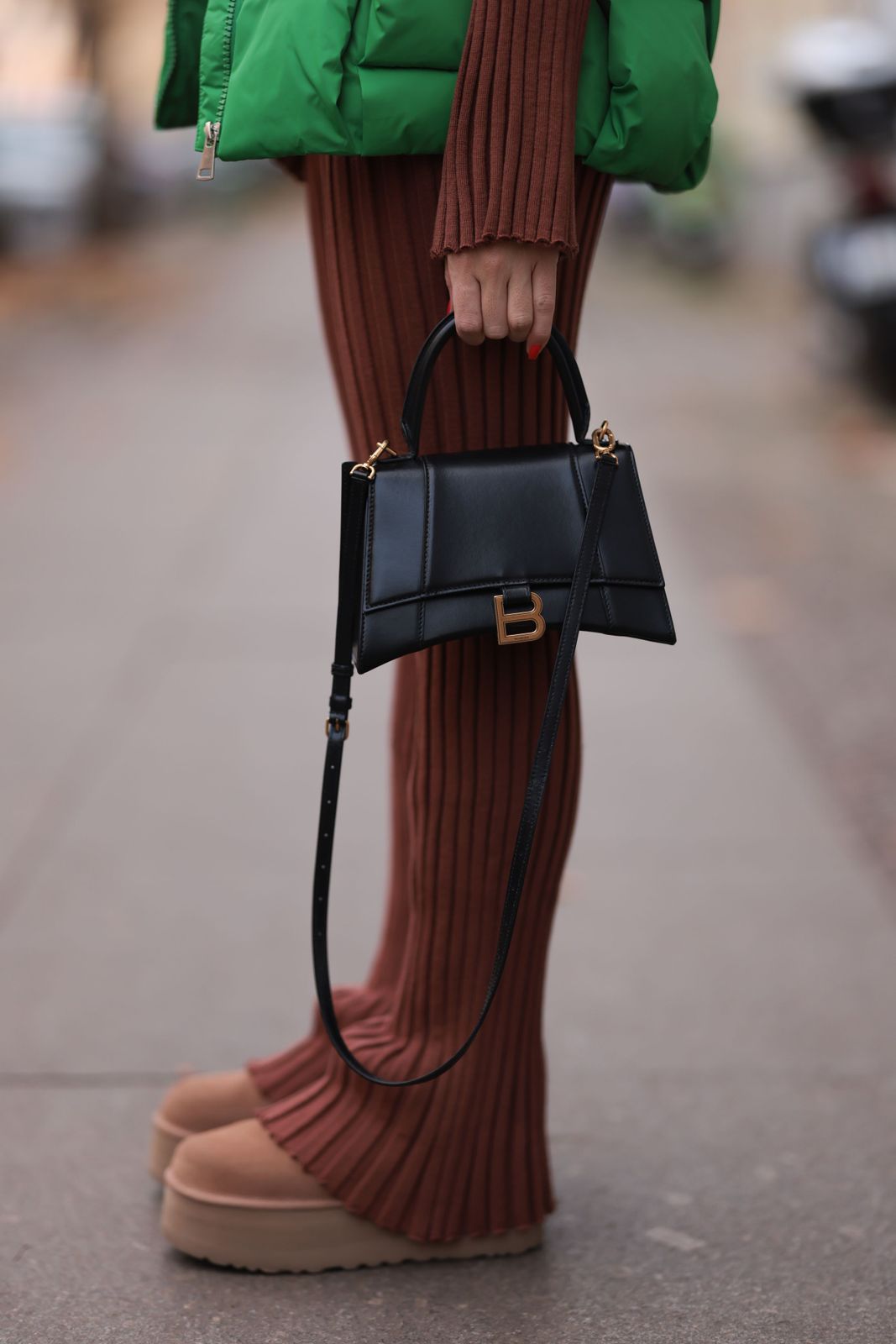 Textured Knitwear and Green Puffer with Platform Uggs Textured Knitwear and Green Puffer with Platform Uggs — Uggs Outfits 2027