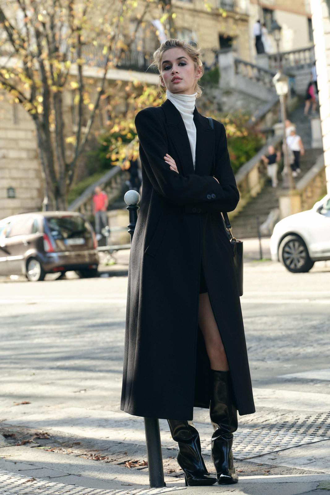 Tailored Black Wool Maxi Coat for Urban Chic Tailored Black Wool Maxi Coat for Urban Chic — Warm Winter Outfits 2027