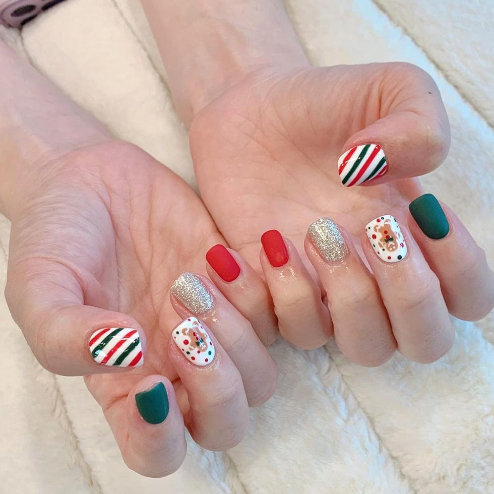 Glossy And Matte Visual Idea Glossy And Matte Visual Idea — Christmas Gel Nails 2026