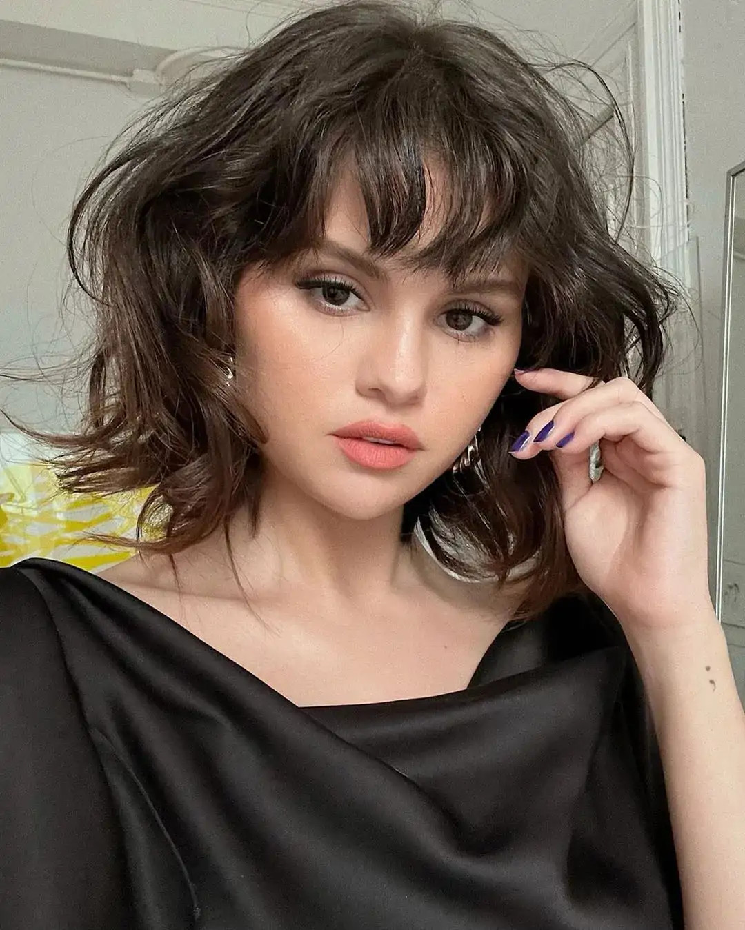 Messy Waves With Shoulder Length Curtain Bangs Messy Waves With Shoulder Length Curtain Bangs — Bangs 2027 for Square Face