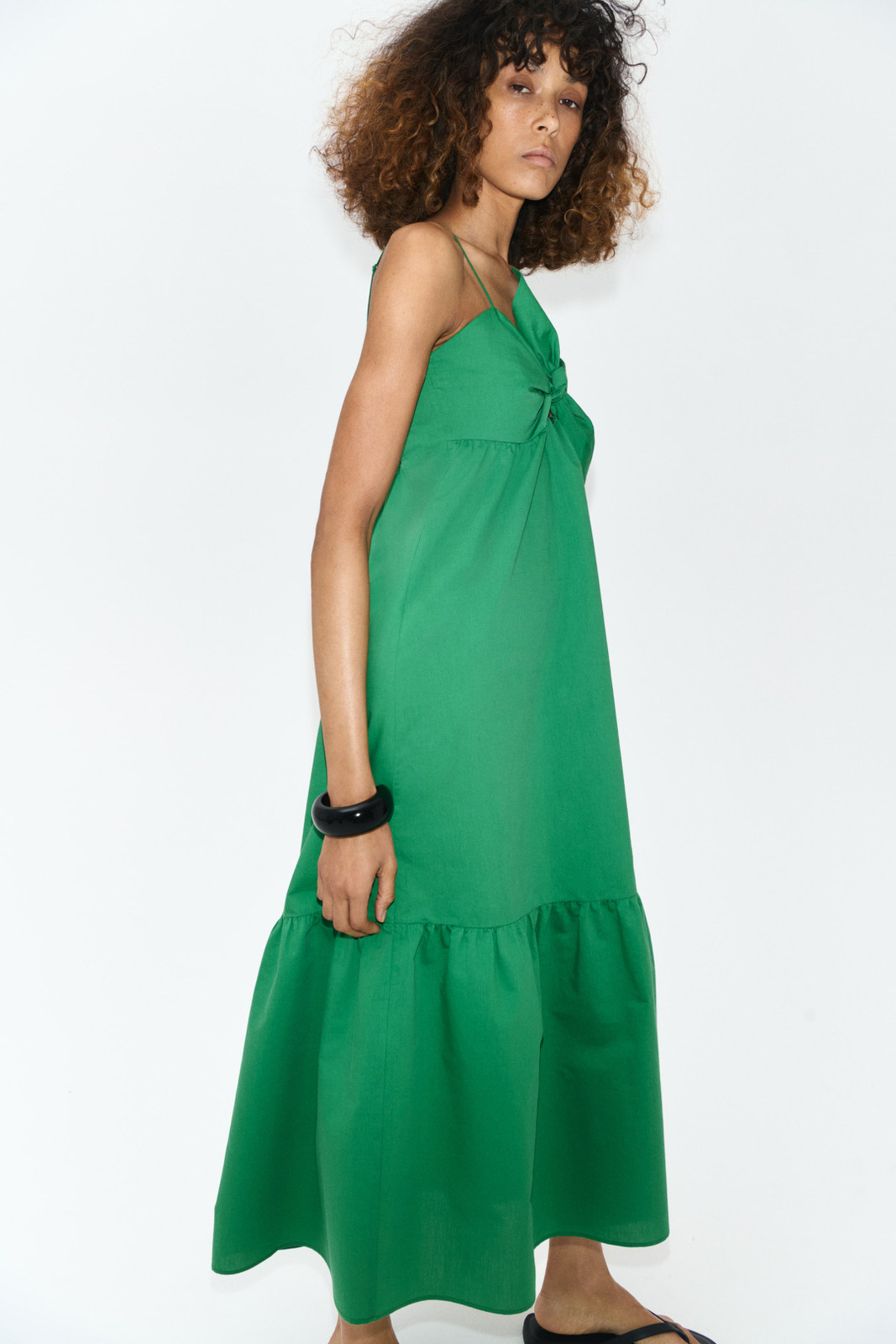 Solid Green Cotton A-Line Tiered Dress with Knot Detail Solid Green Cotton A-Line Tiered Dress with Knot Detail — Tiered Dresses 2027