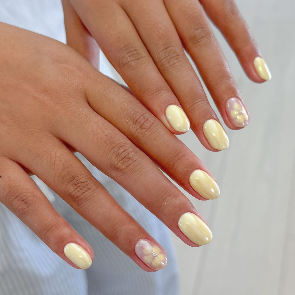 Milky Yellow Abstract Floral Rhinestones Milky Yellow Abstract Floral Rhinestones — Yellow Summer Nails 2027
