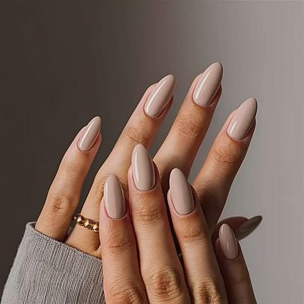 Smooth Application Clean Lines Visual Idea — Fall to Winter Nails 2026