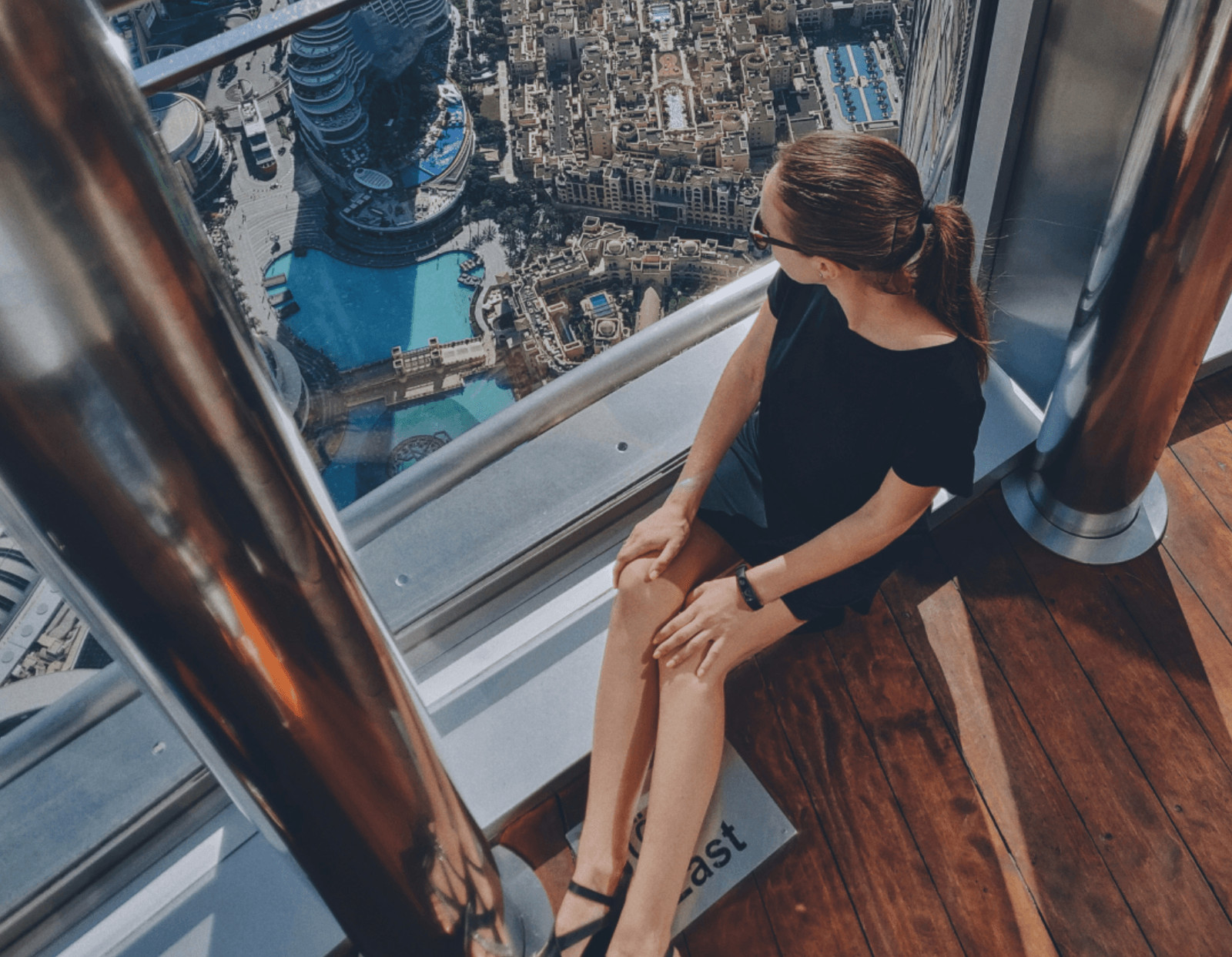Fitted Black Dress for Urban Sightseeing Fitted Black Dress for Urban Sightseeing — Dubai Outfits 2027