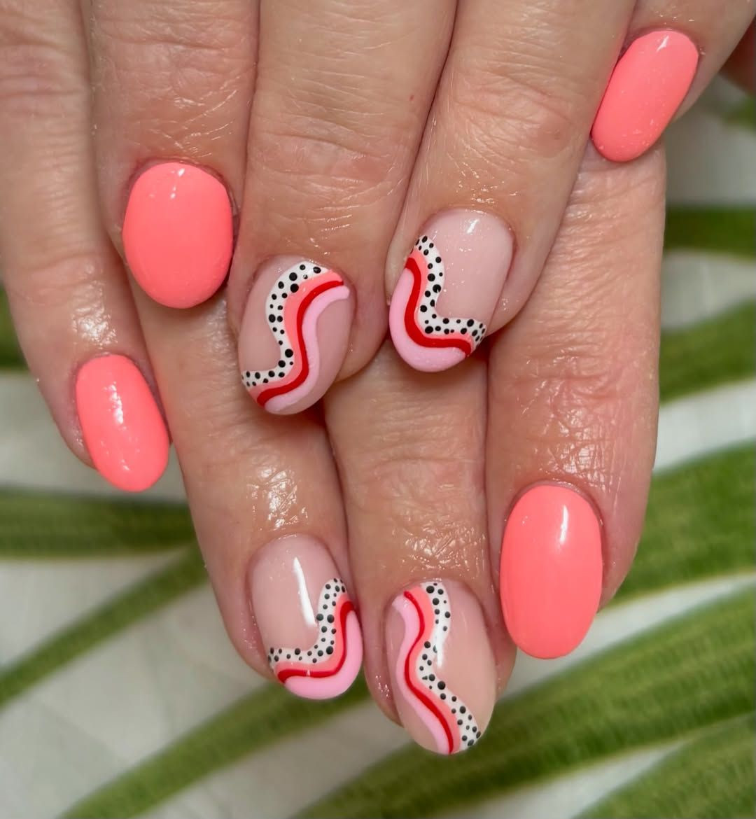 One Hand Visual Idea — Coral Nails 2027