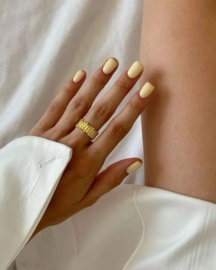 Pale Creamy Yellow Short Square Pale Creamy Yellow Short Square — Yellow Summer Nails 2027