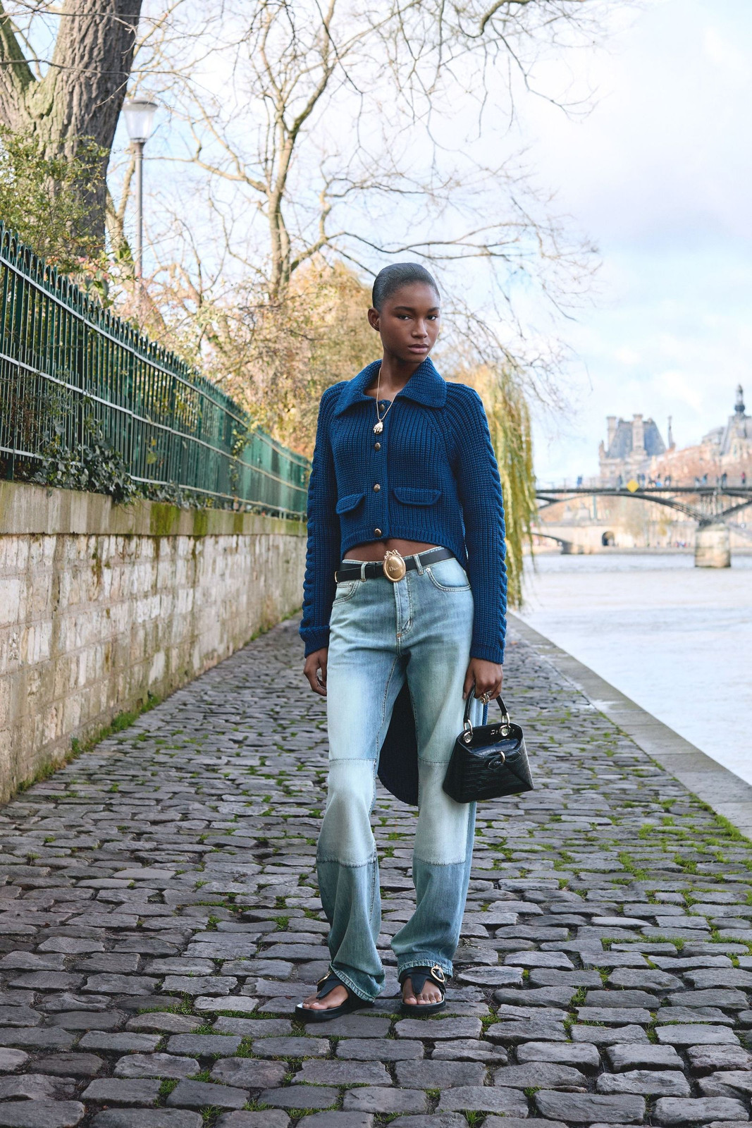 Patchwork Denim Flare Jeans with Blue Cropped Jacket and Flat Sandals Patchwork Denim Flare Jeans with Blue Cropped Jacket and Flat Sandals — Skinny Flare Pants Outfits 2027