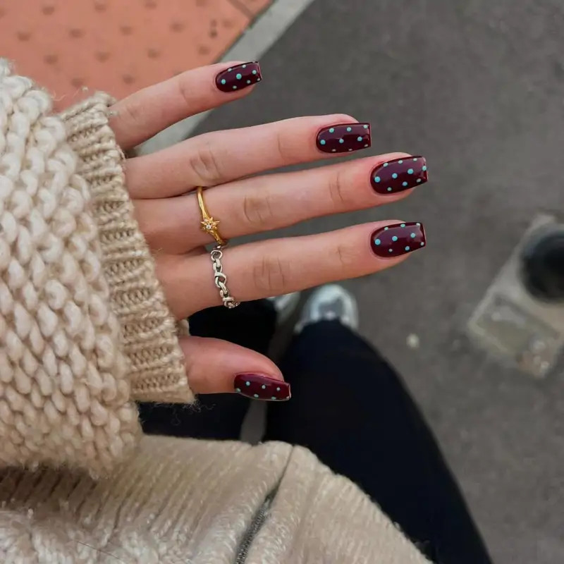 Visual Idea — Close-Up Take Visual Idea — Close-Up Take — Burgundy Christmas Nails 2026