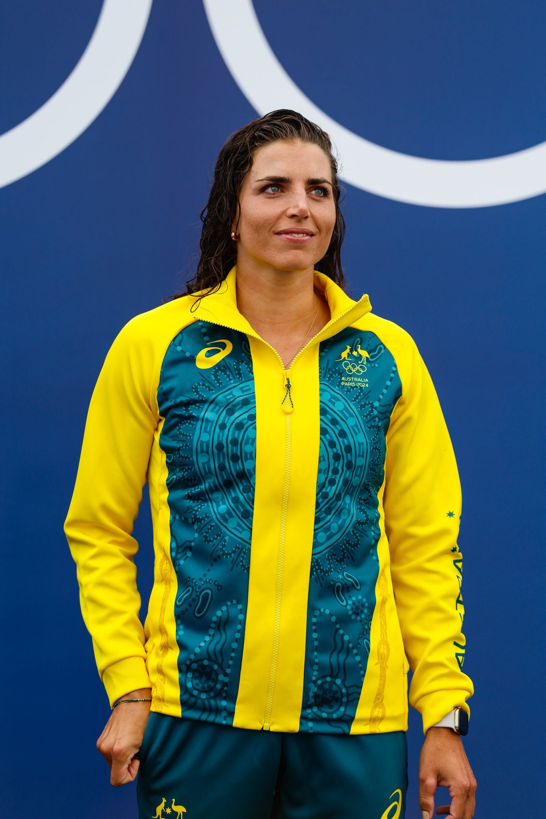 Sporty Australian Team Zip-Up Jacket Sporty Australian Team Zip-Up Jacket — Australia Outfits 2027