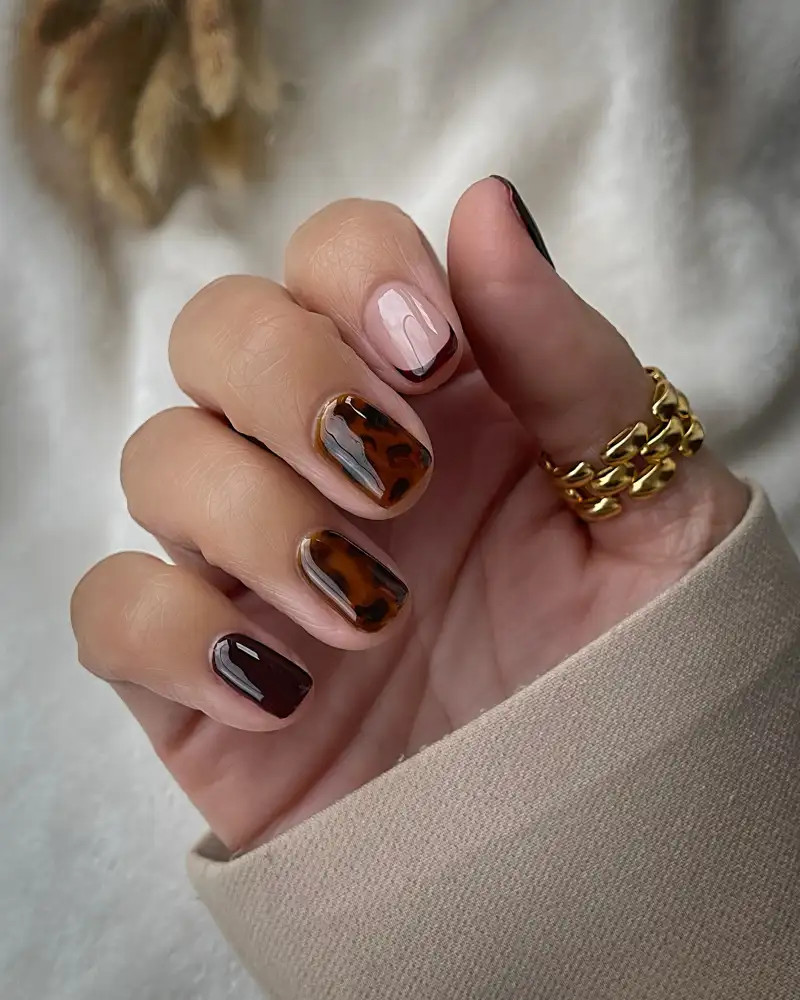 One Hand Visual Idea One Hand Visual Idea — Short Winter Nails 2027