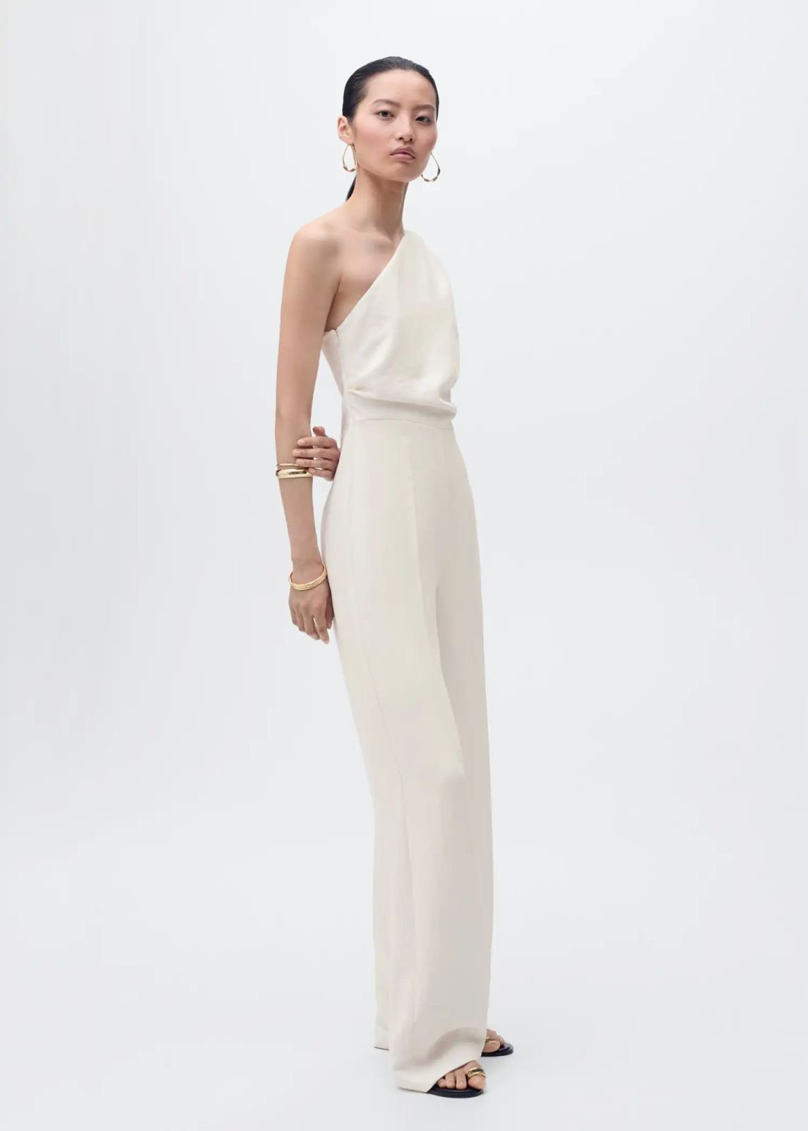 Ivory Crepe One-Shoulder Jumpsuit for Elegant Evenings Ivory Crepe One-Shoulder Jumpsuit for Elegant Evenings — Jumpsuit Outfits 2027