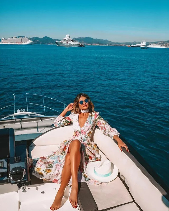 Flowy Floral Maxi Dress for a Picturesque Voyage Flowy Floral Maxi Dress for a Picturesque Voyage — Boat Outfits 2027